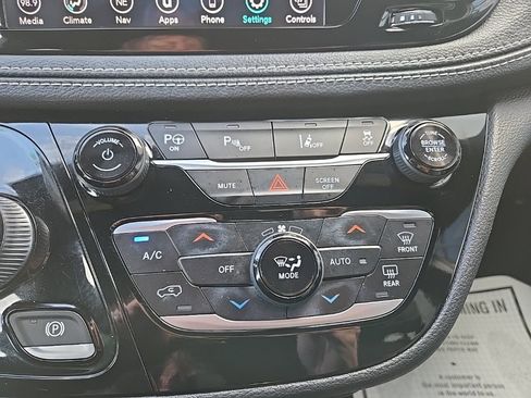 Used 2020 Chrysler Pacifica Limited w/ Advanced Safetytec Group image 63