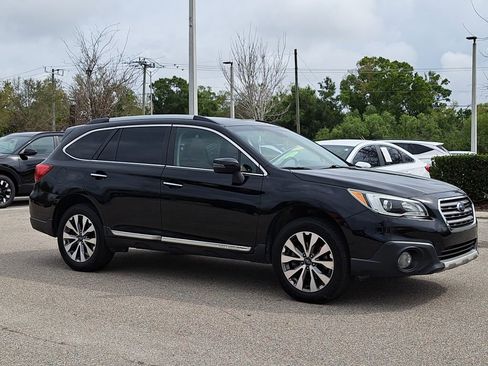 Used 2017 Subaru Outback 3.6R Touring image 3