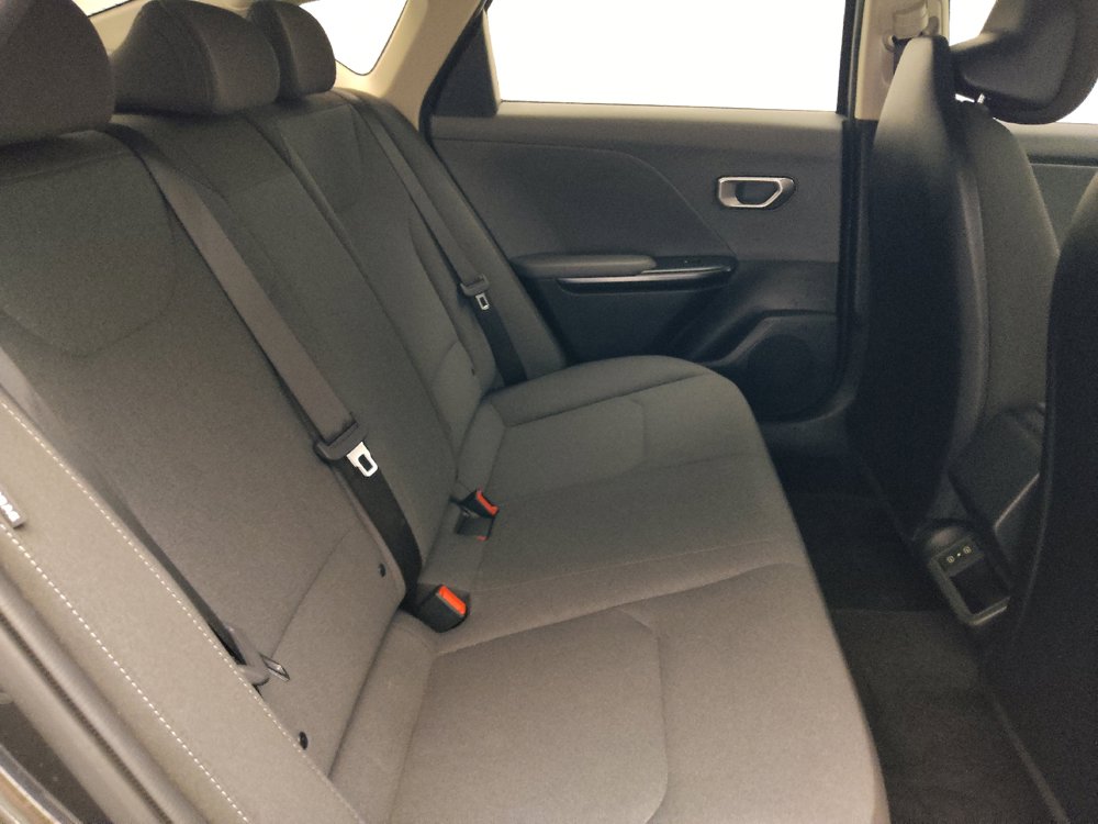 Used 2025 Kia K4 FWD image 19