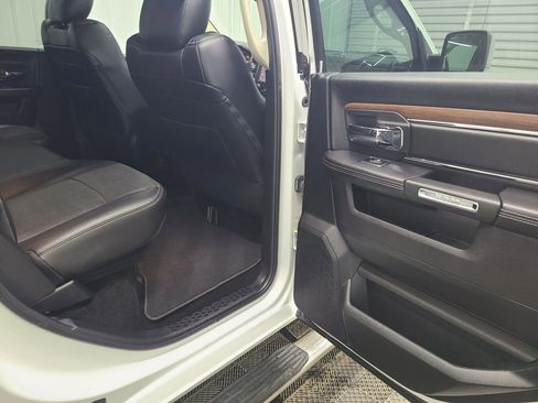 Used 2017 RAM 1500 Laramie w/ Convenience Group image 38