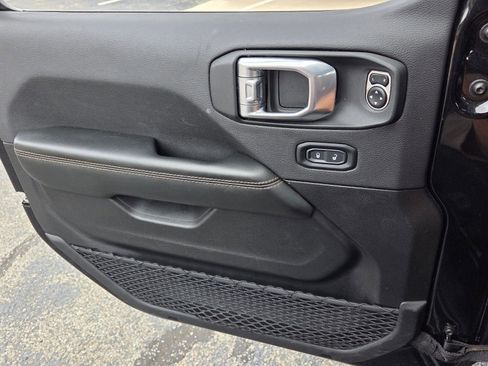 Used 2024 Jeep Wrangler Unlimited Sahara image 30