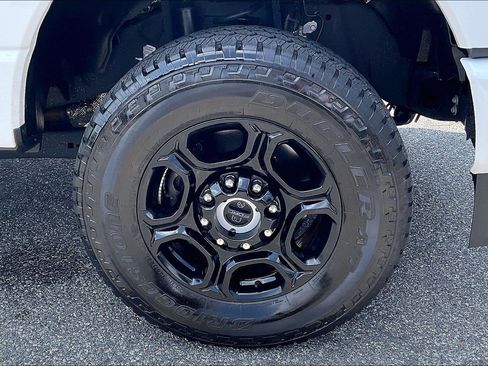 Used 2024 Ford F250 XL w/ STX Appearance Package AWD/4WD image 9