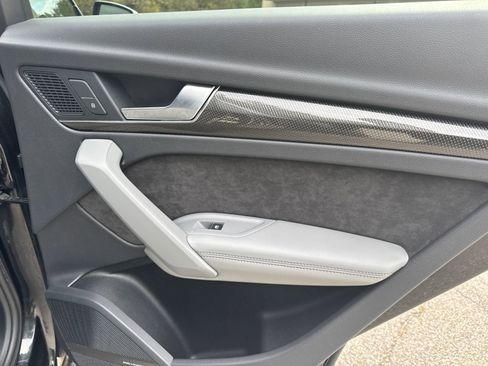 Used 2020 Audi SQ5 Prestige image 16