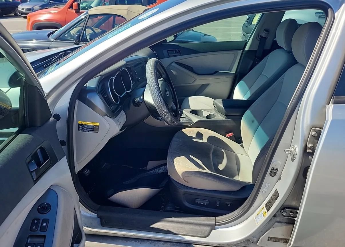 Used 2013 Kia Optima LX FWD image 8