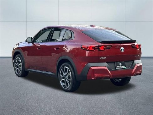 Certified 2025 BMW X2 xDrive28i w/ Technology Package image 9