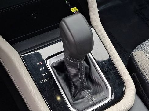 Certified 2025 Subaru Forester Premium image 15