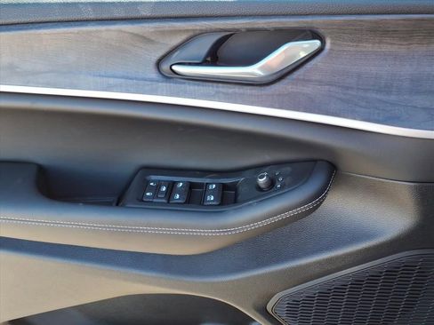 New 2026 Jeep Grand Cherokee Altitude image 16