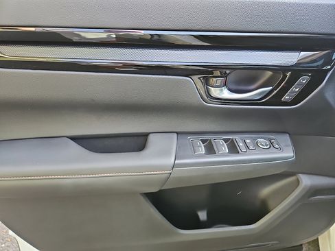 Used 2024 Honda CR-V Sport Touring image 12