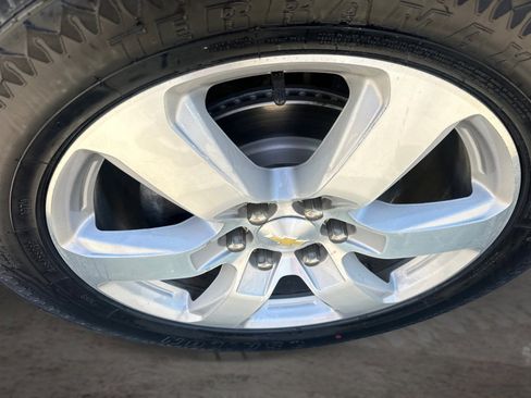 Used 2017 Chevrolet Traverse Premier FWD image 17