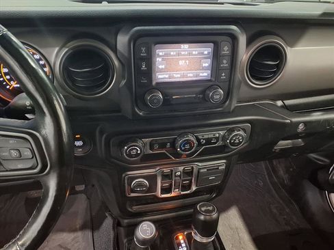 Certified 2021 Jeep Wrangler Willys image 8