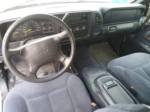 Used 1997 Chevrolet Silverado 1500 4x4 Extended Cab w/ Preferred Equipment Group 2 image 9