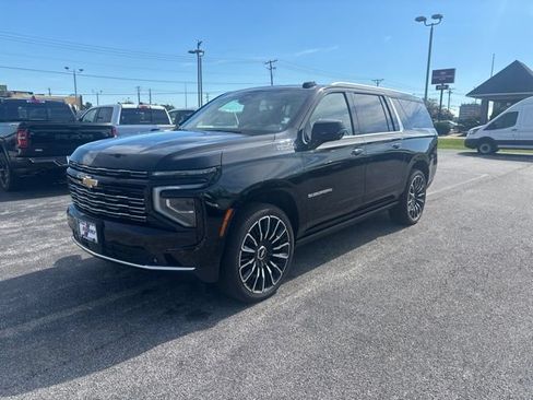 Used 2026 Chevrolet Suburban High Country AWD/4WD image 1