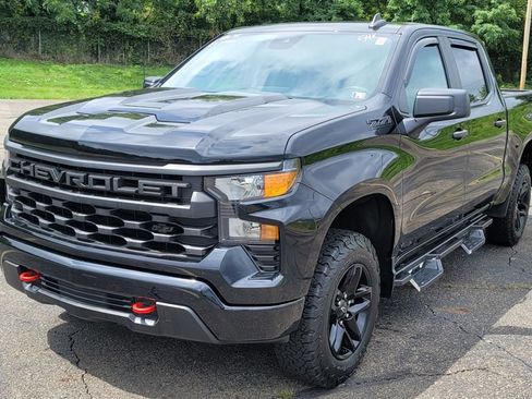 Used 2023 Chevrolet Silverado 1500 Custom Trail Boss w/ LPO, Dark Essentials Package AWD/4WD image 3