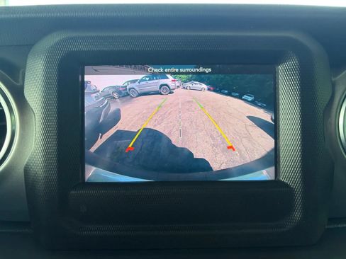 Used 2020 Jeep Wrangler Unlimited Sahara AWD/4WD image 32