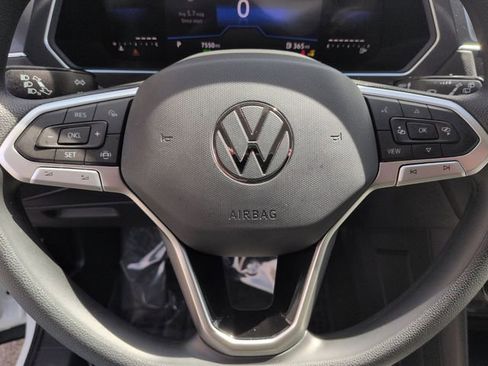 Used 2023 Volkswagen Tiguan S image 11