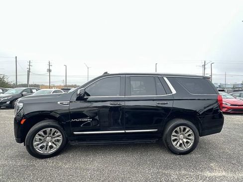 Used 2022 GMC Yukon SLT w/ SLT Premium Package image 13
