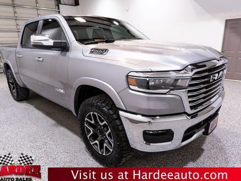 Used 2025 RAM 1500 Laramie AWD/4WD image 6