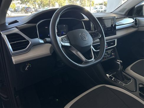 Certified 2025 Volkswagen Taos SE image 13