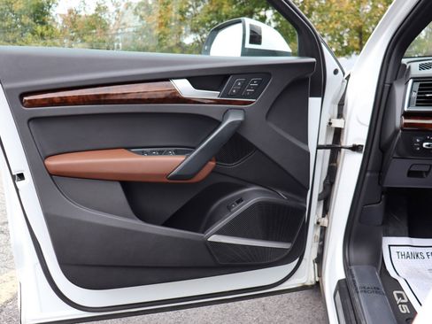 Used 2018 Audi Q5 2.0T Premium Plus w/ Premium Plus Package image 18