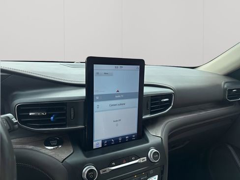 Used 2020 Ford Explorer Platinum w/ Premium Technology Package image 35