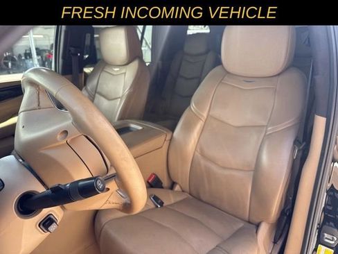 Used 2018 Cadillac Escalade Platinum image 9