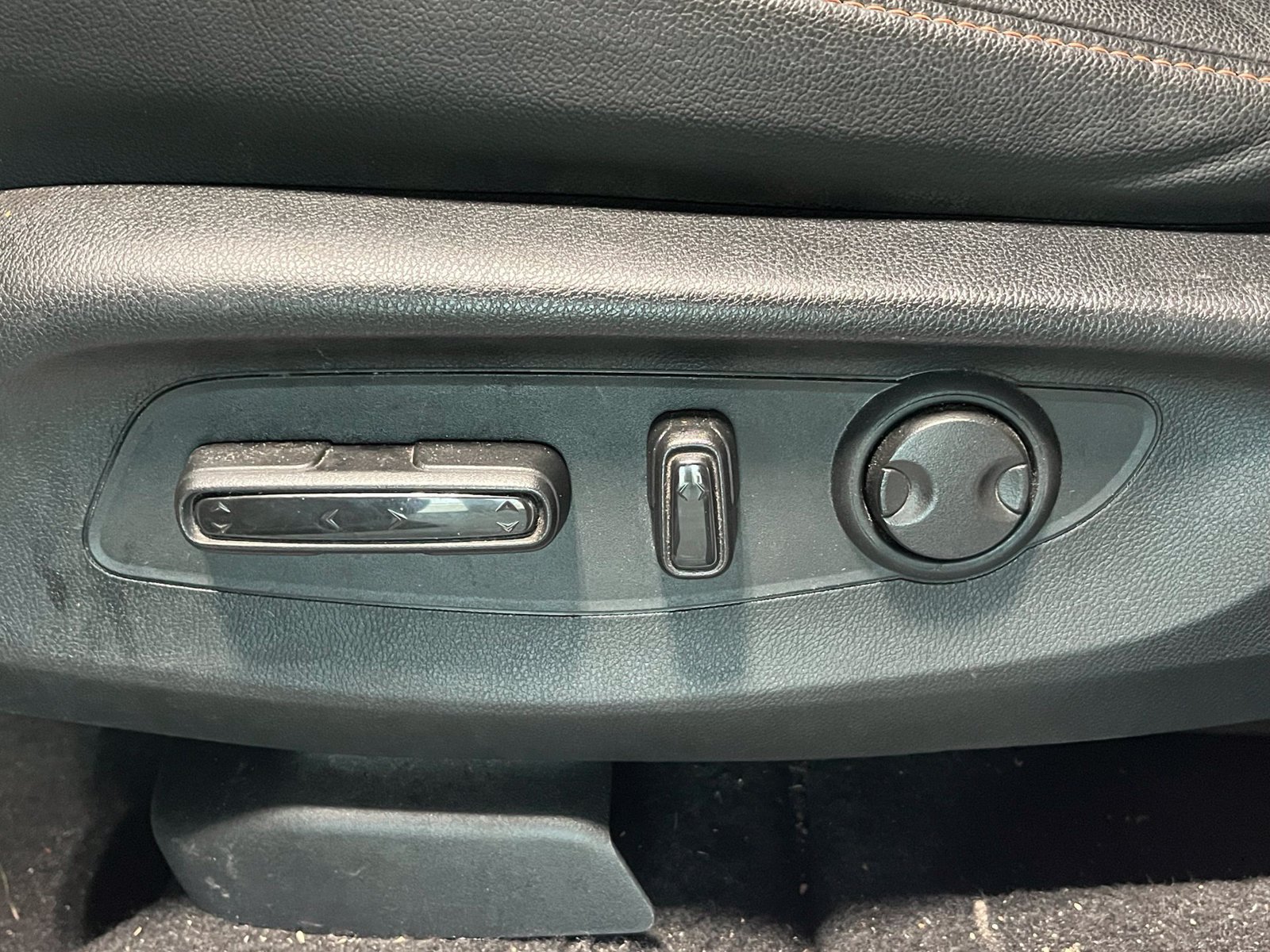 Used 2025 Honda CR-V Sport Touring image 18