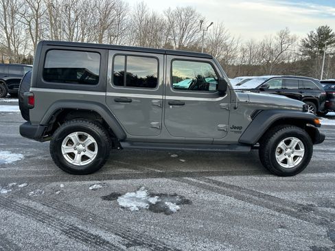 Used 2021 Jeep Wrangler Unlimited Sport image 5