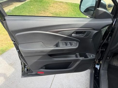 Used 2018 Honda Ridgeline RTL-T image 9