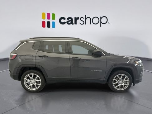 Used 2024 Jeep Compass Latitude AWD/4WD image 6