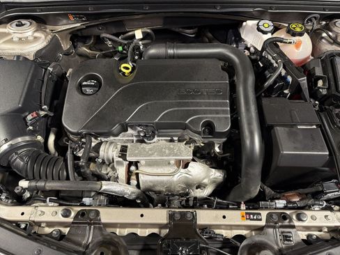 Used 2024 Chevrolet Malibu LT FWD image 29