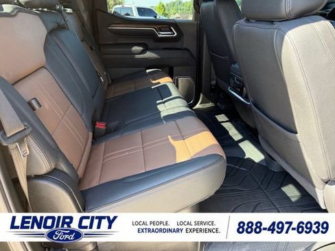 Used 2025 Chevrolet Silverado 1500 High Country w/ High Country Premium Package AWD/4WD image 12