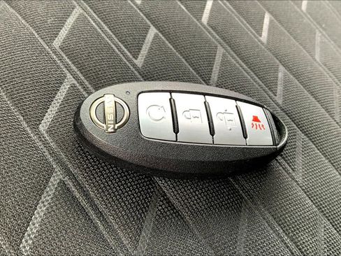 Certified 2022 Nissan Kicks SV image 11