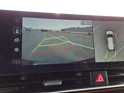 Used 2025 Kia Carnival SX Prestige image 33