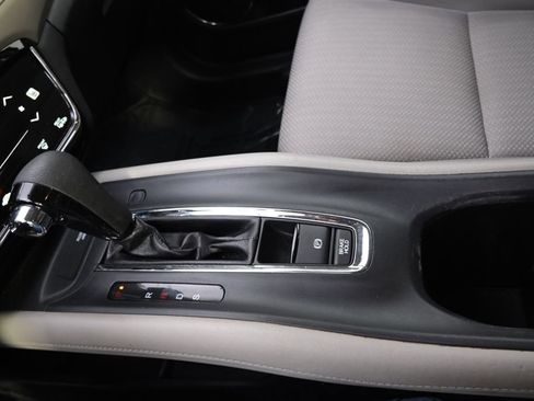 Used 2018 Honda HR-V EX image 29