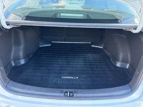 Used 2020 Toyota Corolla LE image 19