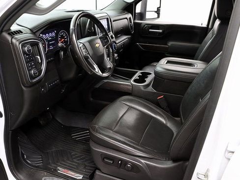 Used 2020 Chevrolet Silverado 2500 LTZ w/ LTZ Plus Package image 14