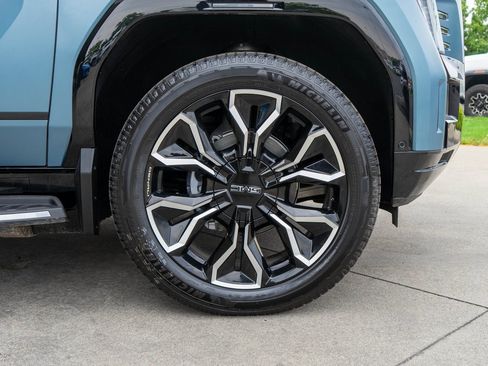 New 2025 GMC Sierra EV Denali image 34