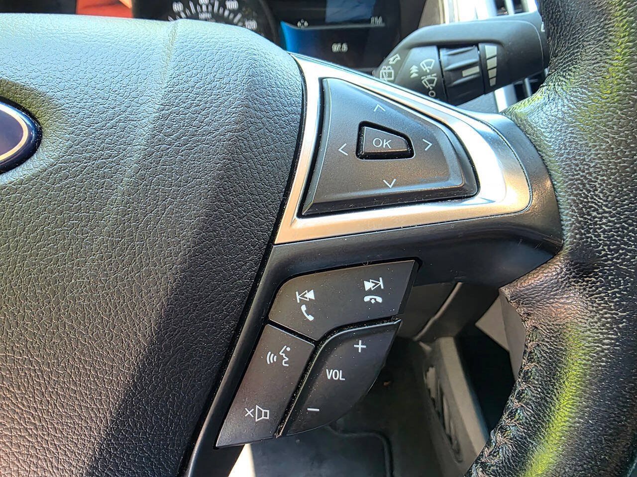 Used 2023 Ford Edge SEL AWD/4WD image 20
