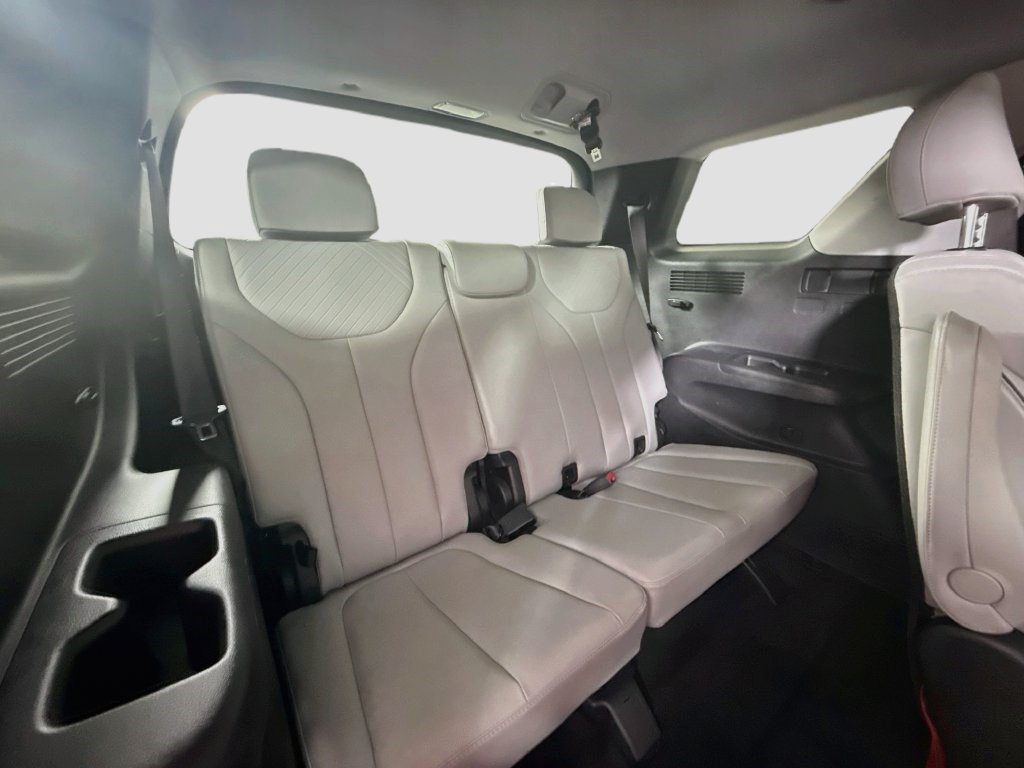 Used 2025 Hyundai Palisade SEL FWD image 43