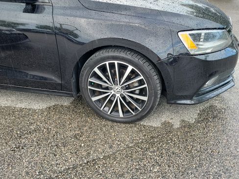Used 2016 Volkswagen Jetta Sport FWD image 9