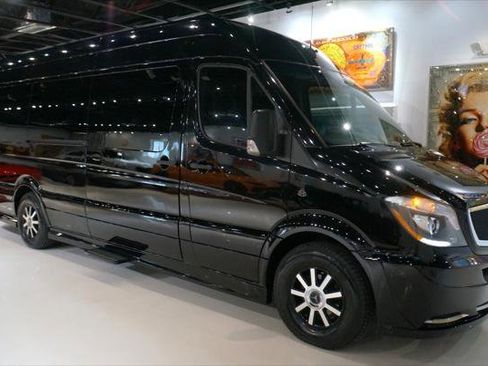 Used 2015 Mercedes-Benz Sprinter 2500 image 2