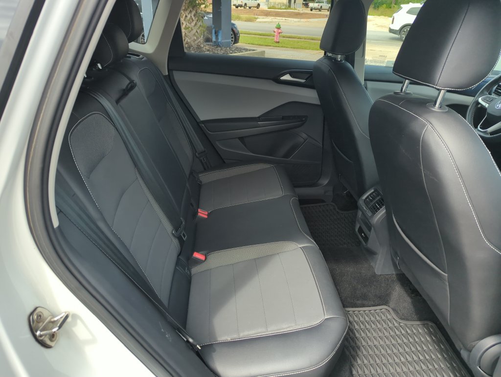 Used 2023 Volkswagen Taos SE FWD image 31