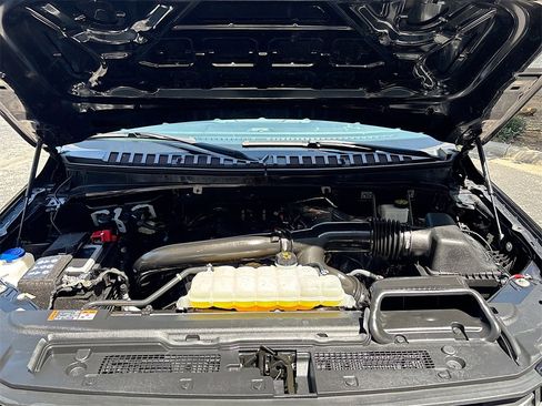 Used 2024 Ford Expedition XLT image 31