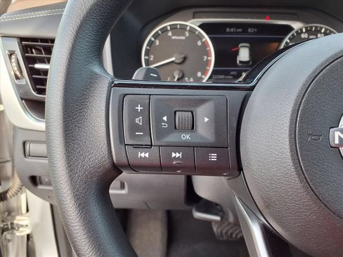 Used 2022 Nissan Rogue SV AWD/4WD image 13