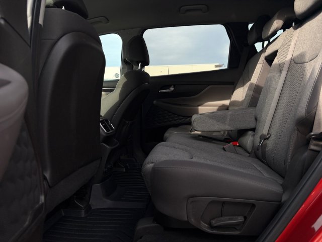 Used 2020 Hyundai Santa Fe SE AWD/4WD image 17