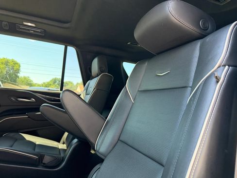 Used 2021 Cadillac Escalade Sport w/ Driver Assist Tech Package AWD/4WD image 35