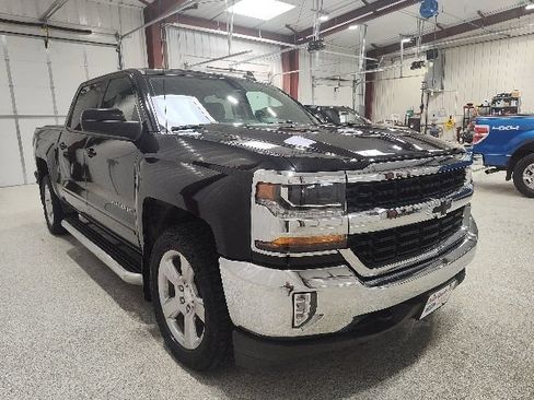 Used 2018 Chevrolet Silverado 1500 LT w/ All Star Edition AWD/4WD image 4