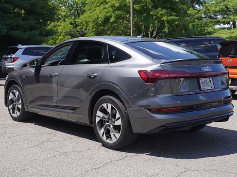 Used 2022 Audi e-tron Premium w/ Convenience Plus Package AWD/4WD image 9
