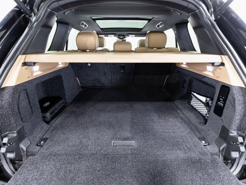 Used 2023 Land Rover Range Rover SE image 30