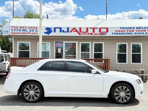 Used 2013 Chrysler 300 S image 3